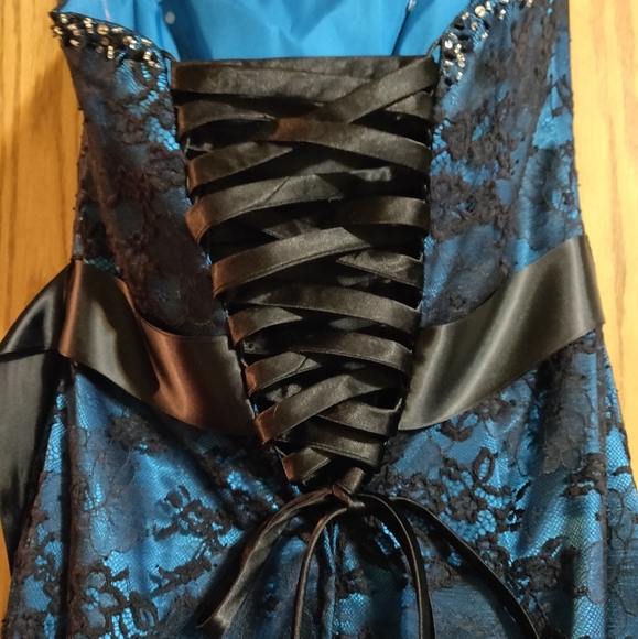 Never worn Flirt by Maggie Sottero prom dress - Picture 6 of 8